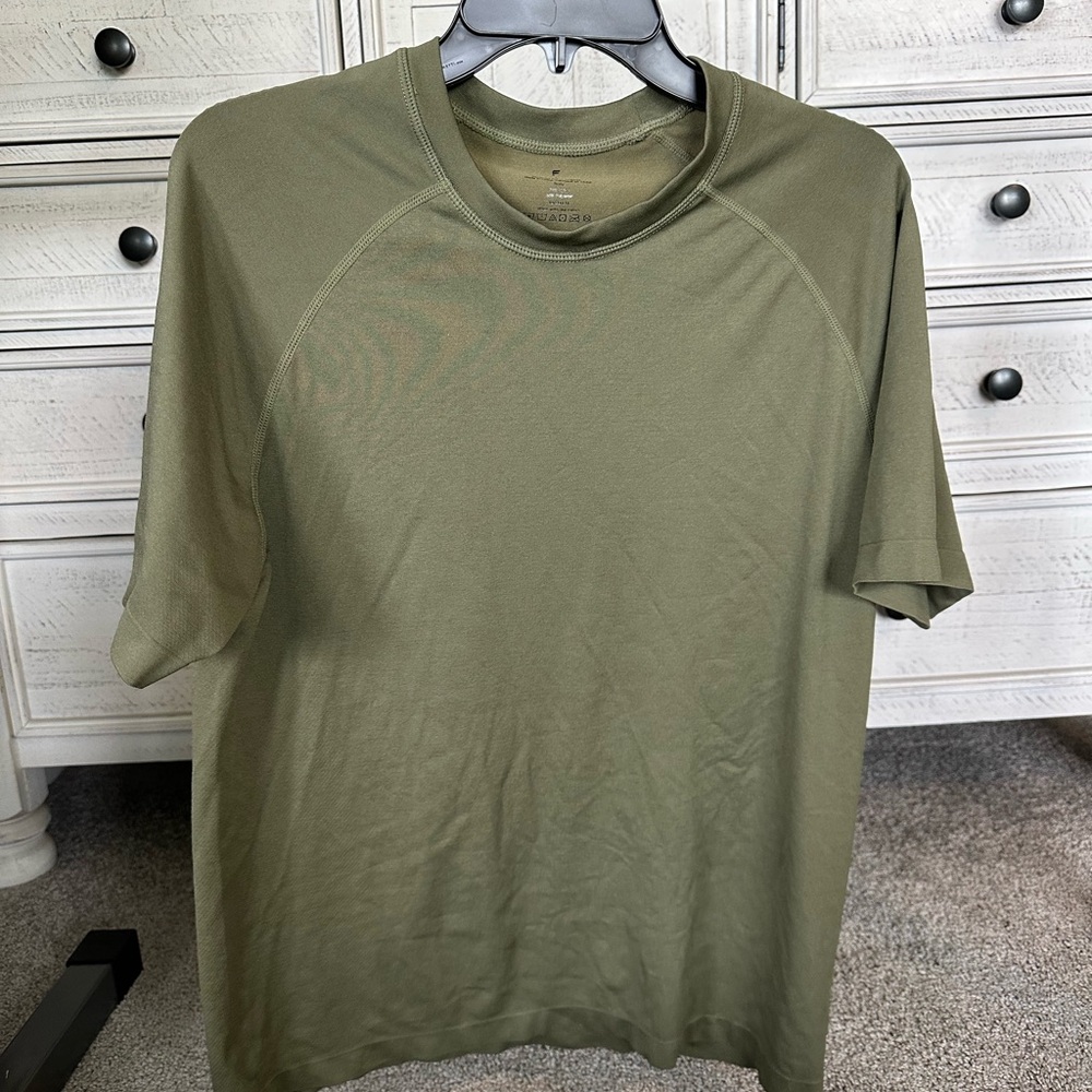 Fabletics Green Short Sleeve Tee